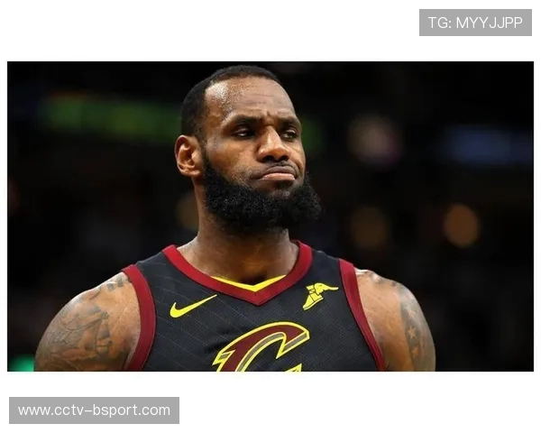 詹姆斯重返克利夫兰:面对旧主骑士引关注 詹姆斯重返克利夫兰:面对旧主骑士引关注